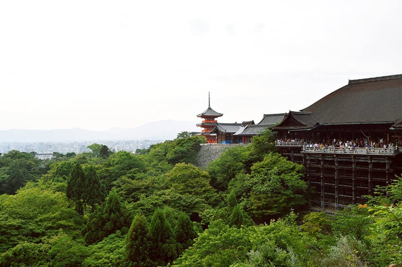 Shrine in Kyoto. Find out how to save money when planning your trip to Japan and money saving tips for budget travel in Japan!