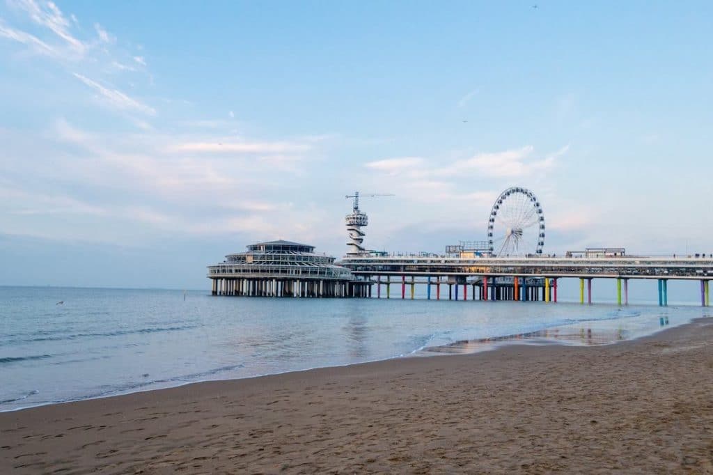 Scheveningen pier, one of the best things to see on Scheveningen beach! Read about things to do in Scheveningen in this guide to Scheveningen written by a resident! #travel #Scheveningen #summer #beach #holland