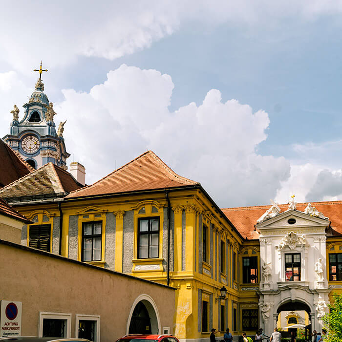 Beautiful view of Stift Dürnstein.  This beautiful abbey in Dürnstein, Austria is at the top of the things to see in Dürnstein, Austria! #travel #austria 