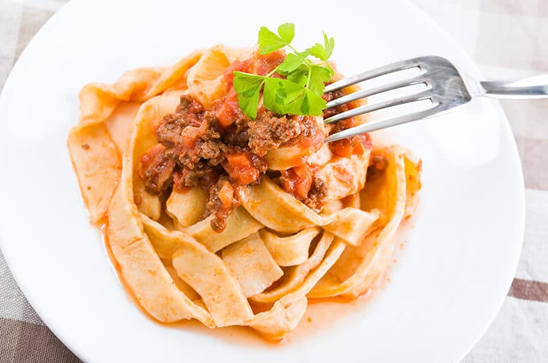 Tagliatelle alla Bolognese in Bologna, ein berühmtes italienisches Gericht aus der Emilia Romagna