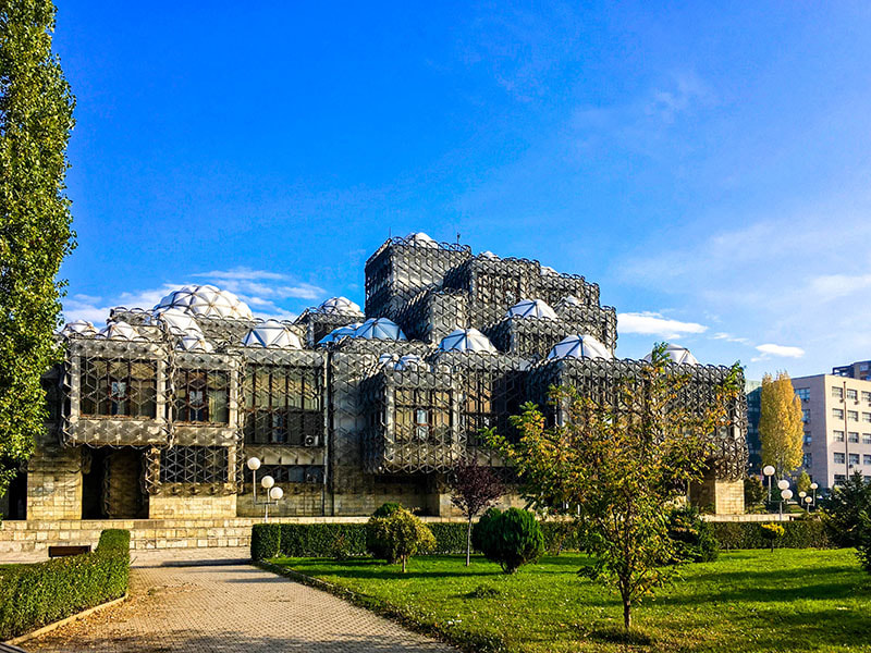 Photo of the National Library in Pristina Kosovo. Discover why you should put this Balkan country on your bucket list! (foto te bukura kosovare)